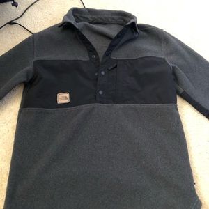Men’s North Face Half Zip Snap Crewneck/Sweater